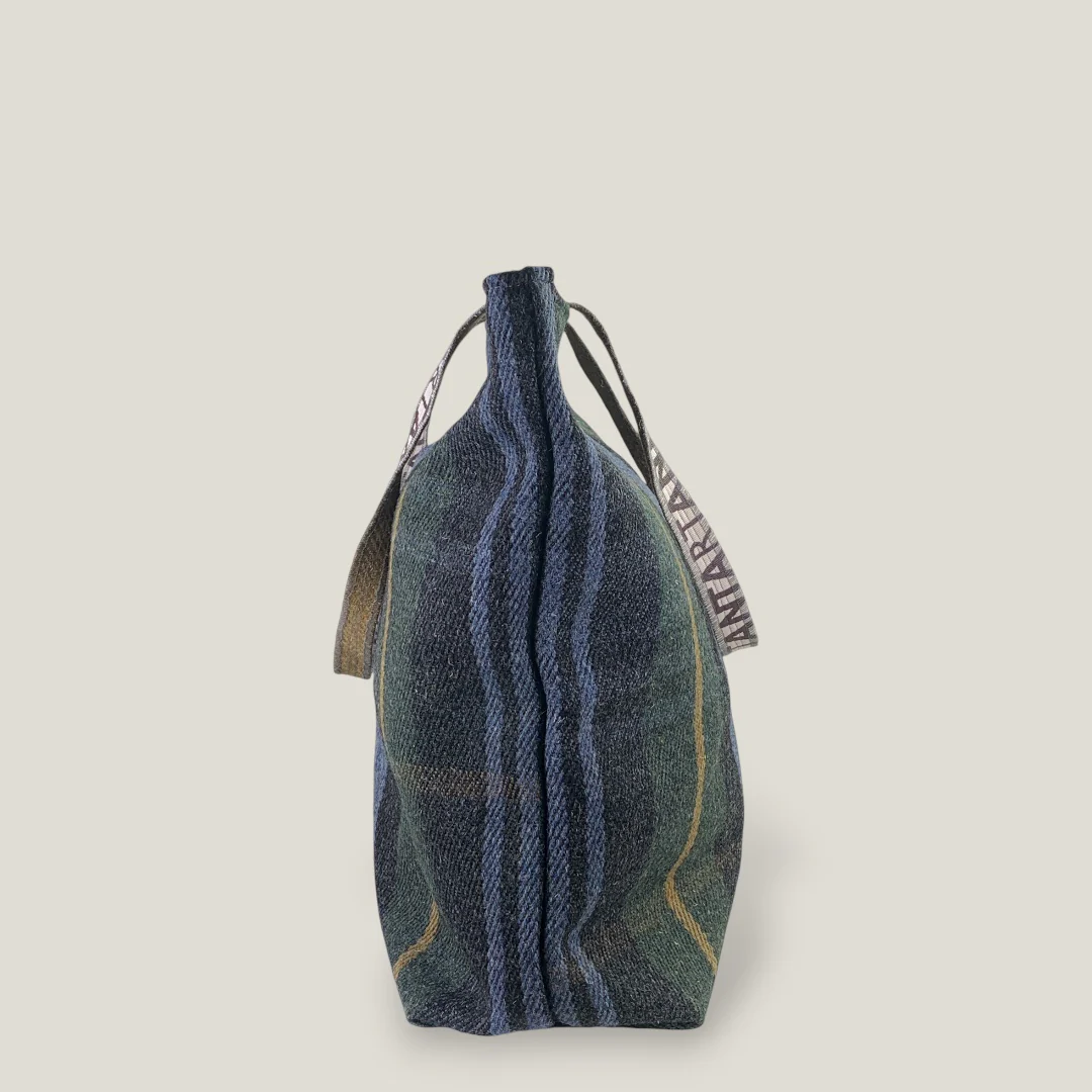 Brodick Travel Bag - Image 2