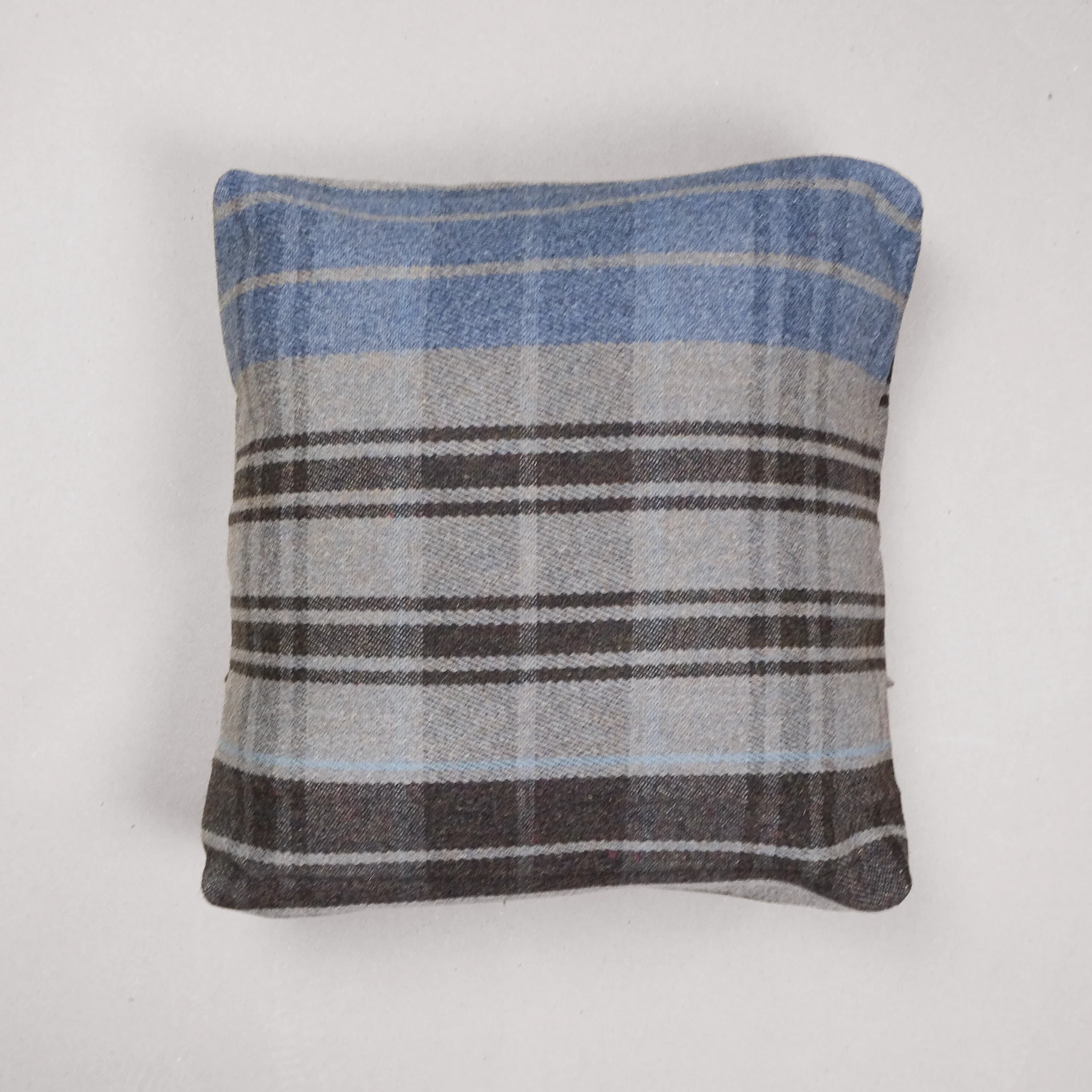 Chris Clunes Pet Bed & Lead - Image 2