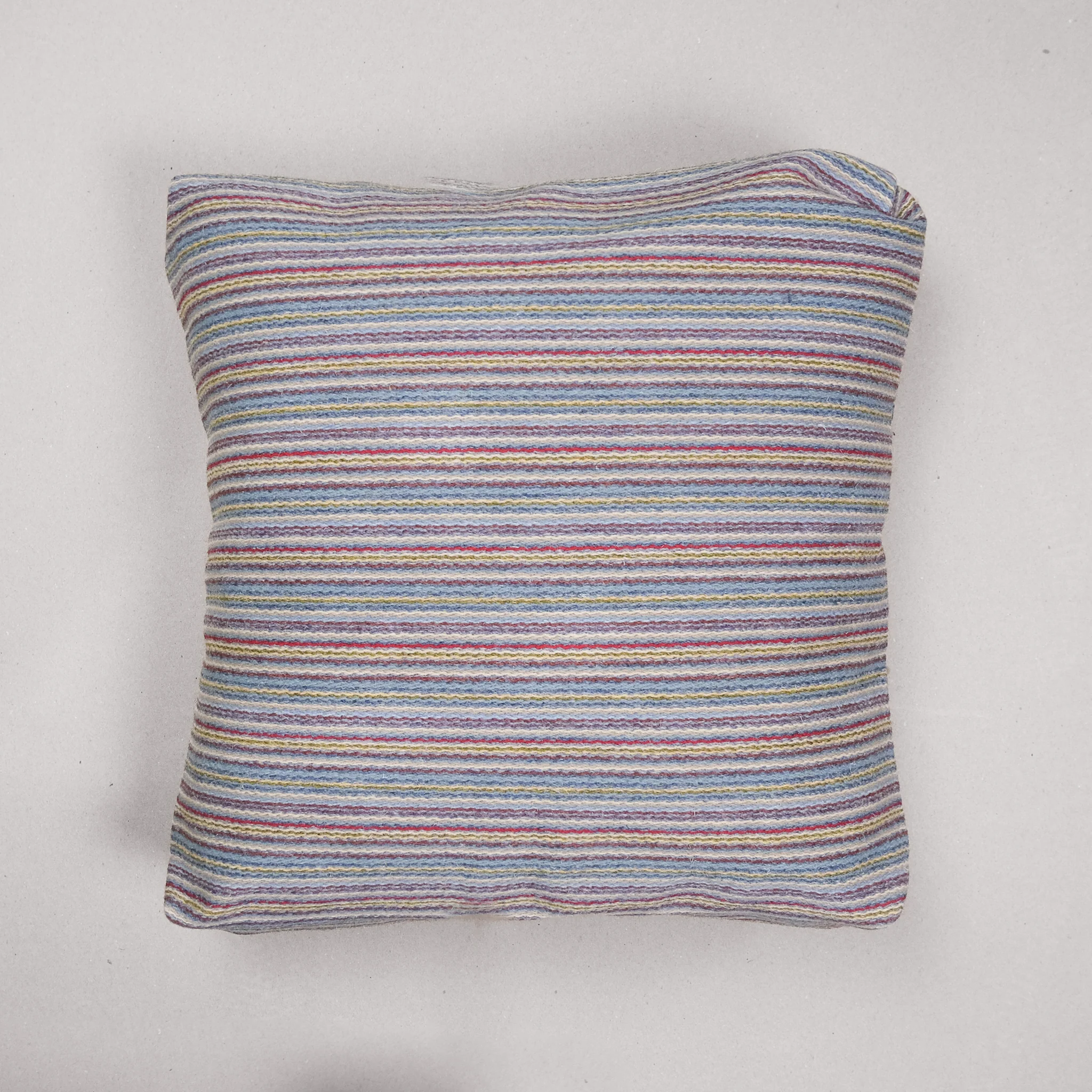 Colonsay Pet Bed & Lead - Image 5