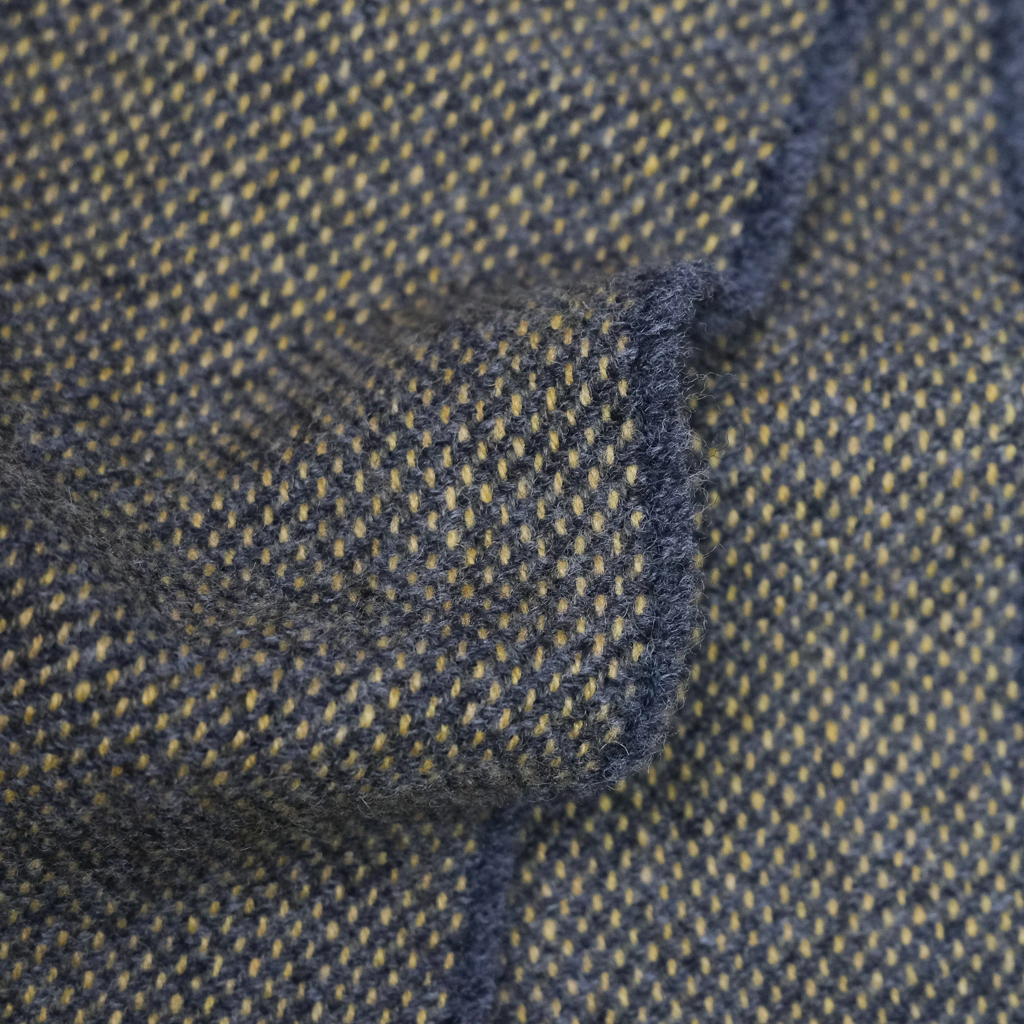 Crysanthemum Small Merino Scarf - Image 3