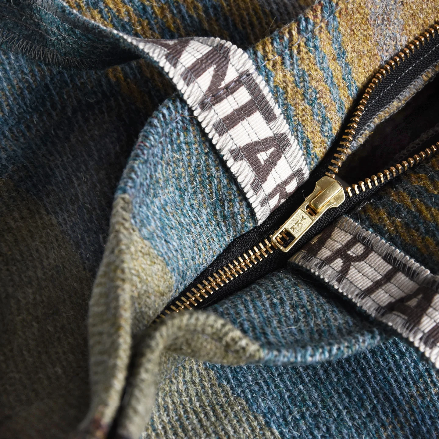 Duncan Macgillivray Travel Bag - Image 3