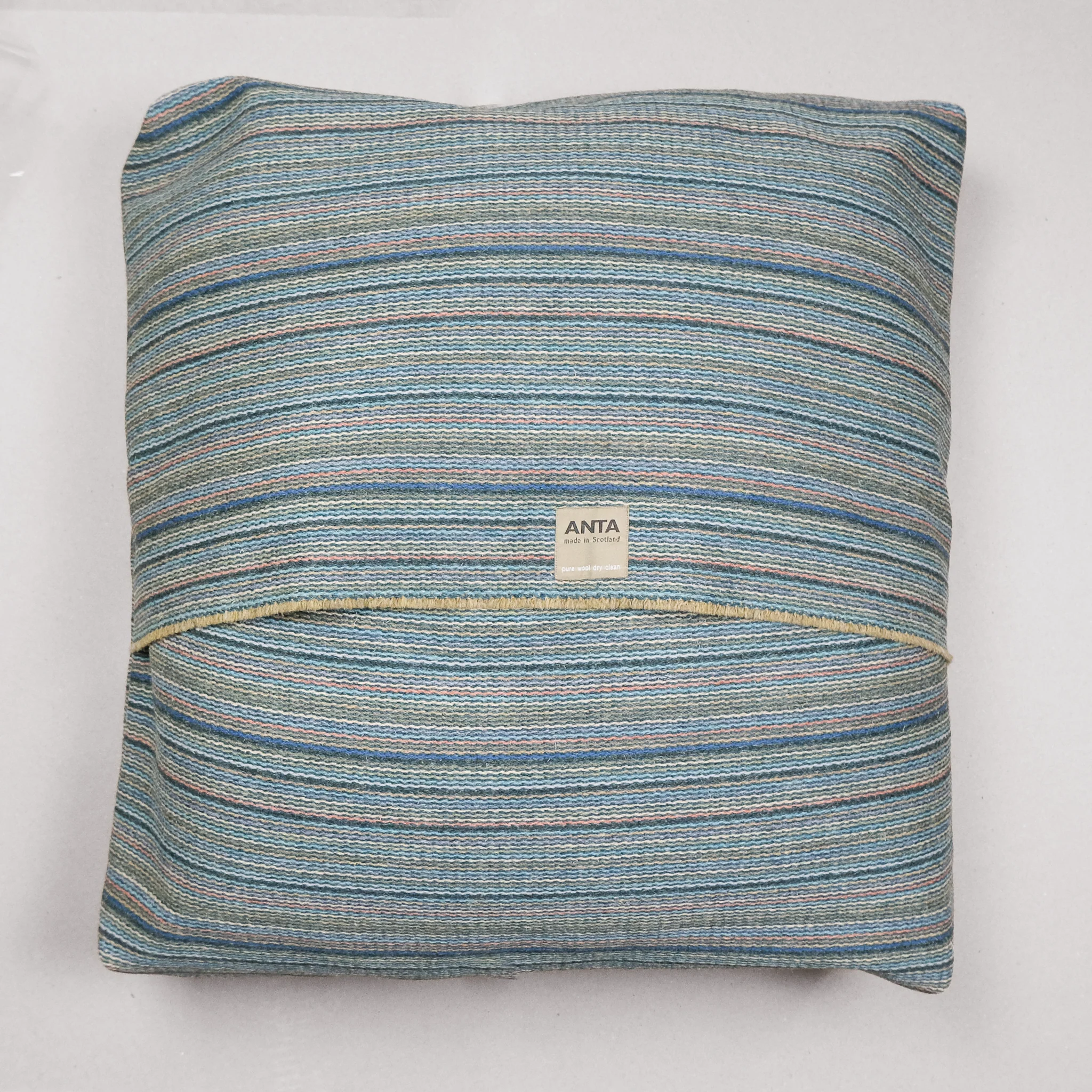 Mull Pet Bed & Lead