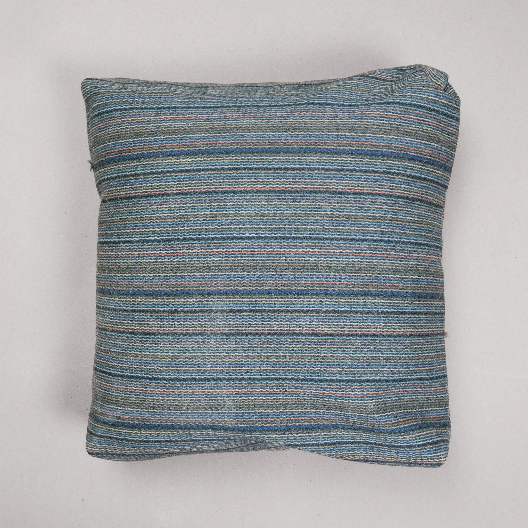 Mull Pet Bed & Lead - Image 5