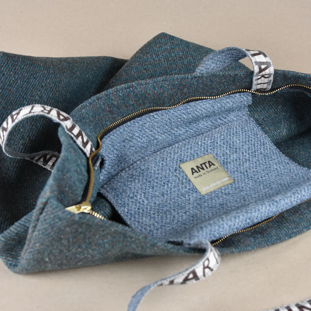 Peacock Travel Bag - Image 4